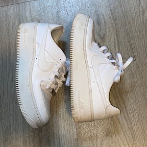 Platform Air Force 1’s, white